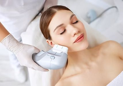 Radiant and Refined: How Resurfacing Treatments Shrink Large Pores and Boost Glow